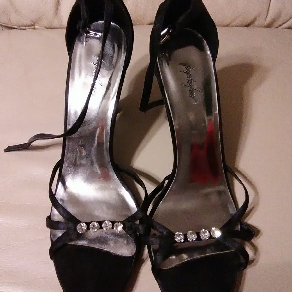👡💎🖤Jacqueline Ferrar black high heels